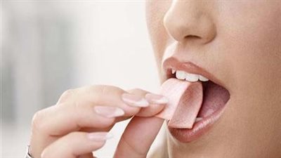 ابتكار صادم.. «لبانة» ذكية تقلل بكتيريا مرتبطة بسرطان الفم بنسبة 93% 