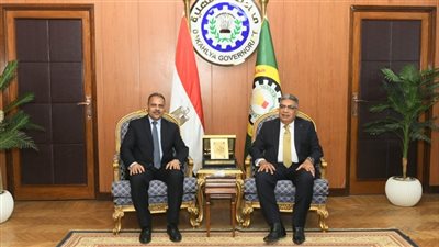 طارق مرزوق يستقبل محافظ الشرقية على هامش مؤتمر وحدات الكلى بالمنصورة