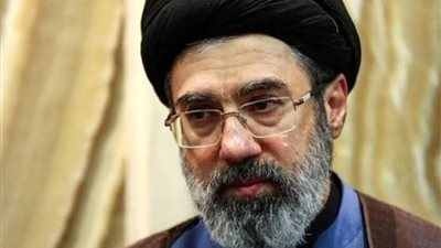 أمن الخليج بيد دوله.. مجتبي خامنئي : فصل جديد يتشكل في الخليج ومضيق هرمز