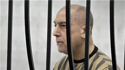 أول مسؤول من النظام السابق أمام القضاء.. عاطف نجيب في قفص الاتهام بدمشق