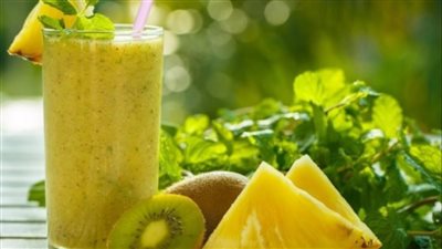 طريقة عمل     عصير الكيوي والأناناس وصفة سهلة وطعم استوائي منعش