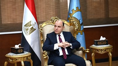 محافظ الغربية يهنئ الرئيس السيسي بمناسبة الاحتفال بعيد العمال
