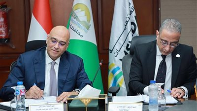  بـ17 مليون جنيه.. محافظة الجيزة وجهاز المشروعات يوقعان عقدا لتطوير ميت عقبة