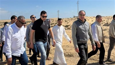 العماري يطالب بتطوير مركز شباب وإنشاء نادٍ رياضي خلال زيارة الوزير لسيناء