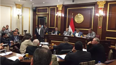 صناعة البرلمان: انتقادات حادة للحكومة لعدم وضوح التعامل مع شركة الحديد والصلب