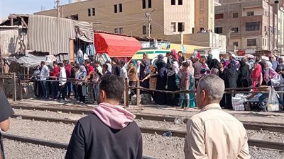 مصرع سيدة دهسها قطار أثناء عبورها شريط السكة الحديد بالبدرشين 