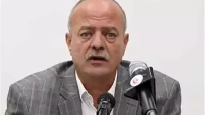 إيهاب الطاهر: منع سفر الأطباء غير دستوري.. والحل الحقيقي زيادة الأجور