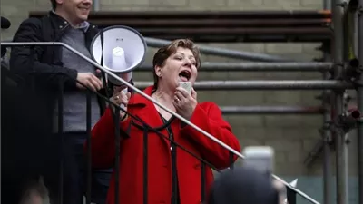 على خطي فرنسا.. حزب العمال البريطاني يطالب بالاعتراف بالدولة الفلسطينية