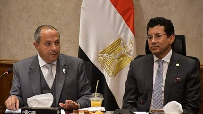 بتوجيهات رئاسية.. وزير الشباب والرياضة يبحث تسريع العمل بإستاد المصري الجديد