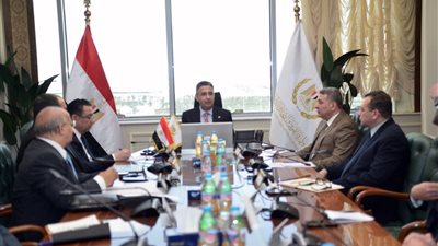 وزير التموين يؤكد على أهمية الرقابة على الذهب والمعادن الثمينة