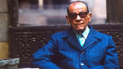 إبراهيم عيسى يستعيد ذكريات محاولة اغتيال الأديب نجيب محفوظ |صور