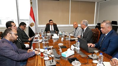 الإسكان توجه بسرعة تركيب عدادات المياه مسبقة الدفع بالمدن الجديدة