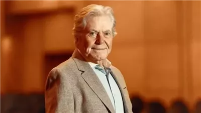 حسين فهمي متحدث رئيسيا في الدورة 33 من معرض أبو ظبي للكتاب