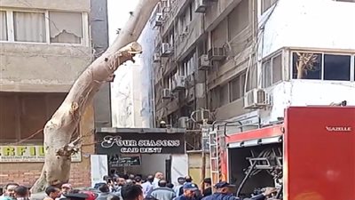 حريق يلتهم شقة سكنية في شارع إيران بالدقي.. والحماية المدنية تتدخل| فيديو