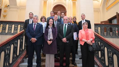  التضامن: رفع موازنة برنامج الدعم النقدي 