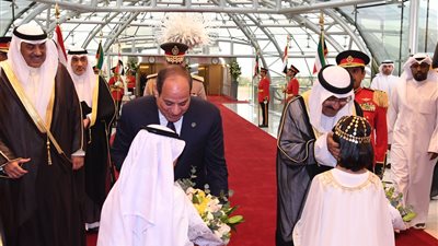 حفاوة إعلامية كويتية بزيارة الرئيس السيسي.. العناوين تتزين بـ