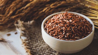 هل الأرز البني أكثر خطورة من الأبيض؟دراسة تكشف احتواءه على 40% زرنيخ