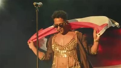 ارتاح عندما ارى الجيل المصري  ..اعلامي اسرائيلي يسخر من ملابس محمد رمضان 