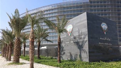 بالتزامن مع زيارة الرئيس.. الكويت تعلن التعليم عن بُعد اليوم بسبب العاصفة 