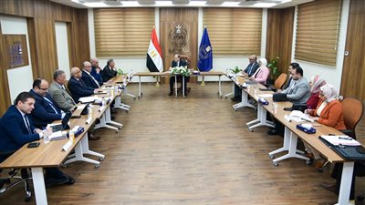 رئيس هيئة الدواء: الاتفاق على ضرورة تبسيط الإجراءات المتعلقة بالدمغة الطبية