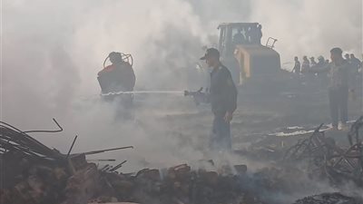 إصابة 9 أشخاص في حريق مخزن خشب بالشرابية بينهم حالات اختناق