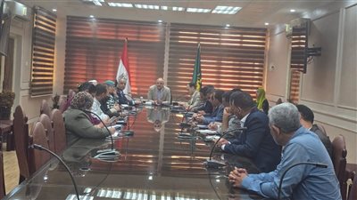 محافظ القليوبية يبحث إطلاق معرض الزهورفي نسخته الأولى بالقناطر الخيرية