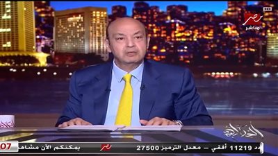 عمرو أديب: ماتقارنش حد بالدكتور.. والأطباء زعلانين بيقولوا عارف بناخد كام؟