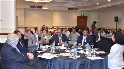 محافظ قنا يشارك بورشة عمل حول تحضير المشروعات وتمويل المناخ للمدن المصرية|صور