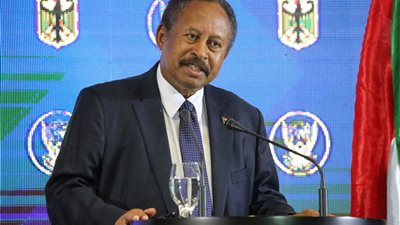  حمدوك يُحذر: السودان على أعتاب عزلة دولية جديدة بسبب سياسات السلطة الحالية