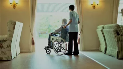 أولادي مش فاضين .. محمد خورشيد يكشف كواليس انتقاله لدار رعاية المهن التمثيلية 