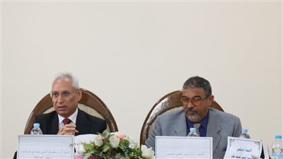 رئيس جامعة المنيا يشهد اجتماعي مجلسي كليتي التربية وطب الأسنان