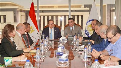 الشراء الموحد والاعتماد والرقابة يبحثان توحيد معايير الأجهزة الطبية