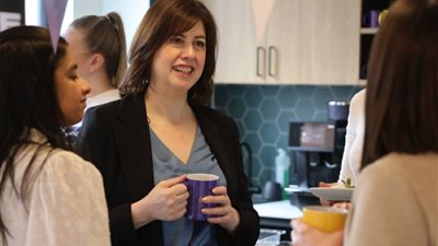 بعملة مشفرة.. اختراق حساب رئيسة مجلس العموم البريطاني على «إكس»