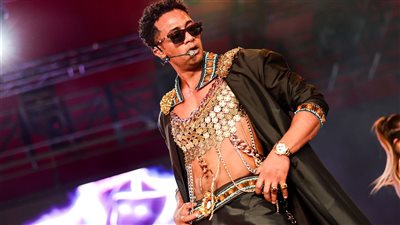 محمد رمضان يتجاهل الانتقادات ويستفز الجمهور بحفل جديد في