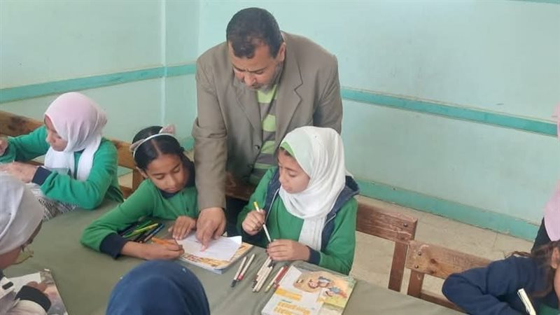 حملات توعية بمدارس