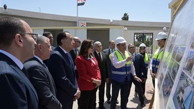 رئيس الوزراء يتفقد أعمال إنشاء السوق الحضرية المُجمعة بمدينة الإسماعيلية
