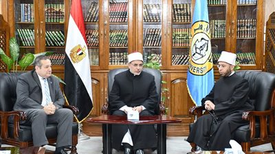 وزير الأوقاف على رأس وفد لتقديم واجب العزاء في والد رئيس جامعة الأزهر