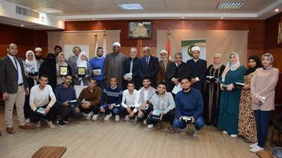 رئيس منظمة خريجي الأزهر يكرم الفائزين بـ «لغز سفراء الأزهر الرمضاني»
