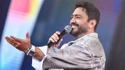 تامر حسني يستعيد ذكريات طفولته ويكشف سرًا لأول مرة