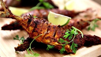 طريقة سريعة لتحضير السمك المقلي المقرمش في 10 دقائق فقط.. بخطوات سهلة