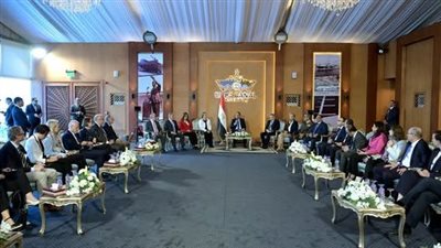 رئيس مجلس الوزراء: قناة السويس أحد أهم الممرات العالمية