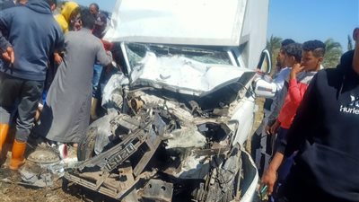 أسماء وصور.. مصرع 3 أشخاص وإصابة 9 أخرين بحادث بين سيارتين بطريق كوم بلاج 