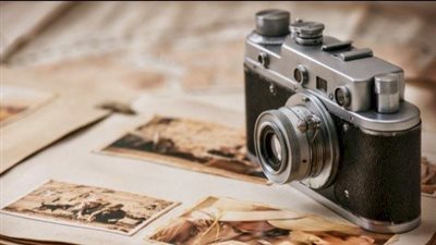 هل تعليق صورة الميت على الحائط حرام؟.. رأي صادم من دار الإفتاء