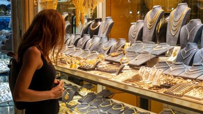 سعر الذهب اليوم.. ارتفاع جديد في عيار 21 الآن بالمصنعية بختام التعاملات