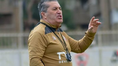 بيسيرو لمسئولي الكرة: أشعر بالضيق وتوقيت المباراة أجهد اللاعبين