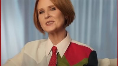 ارتدت علم فلسطين..من هي الأمريكية سينتيا نيكسون التي تدعم القضية الفلسطينية 