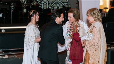 خالد الذهبي يدعم شقيقته شام بعد غلق عيادتها.. ووالدتهما أصالة ترد: الله معنا