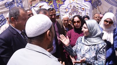 نائب محافظ دمياط تشهد فعاليات «بداية جديدة لبناء الإنسان» في دمياط 