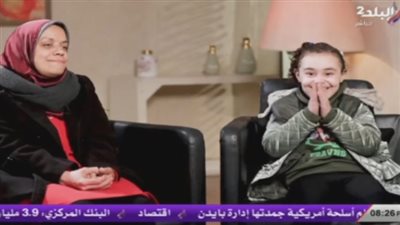 بدأت رحلتها في عمر عامين.. تفاصيل مثيرة عن طلفة اللغات| فيديو