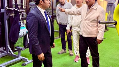 مدير الشباب والرياضة بدمياط يتفقد نادي رأس البر ويبحث الفرص الاستثمارية 